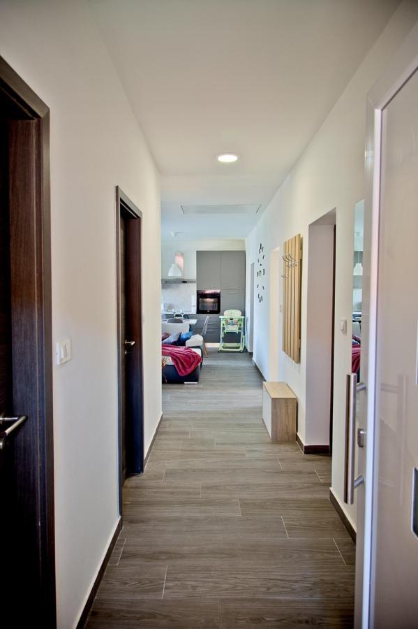 Apartment Kris プーラ エクステリア 写真